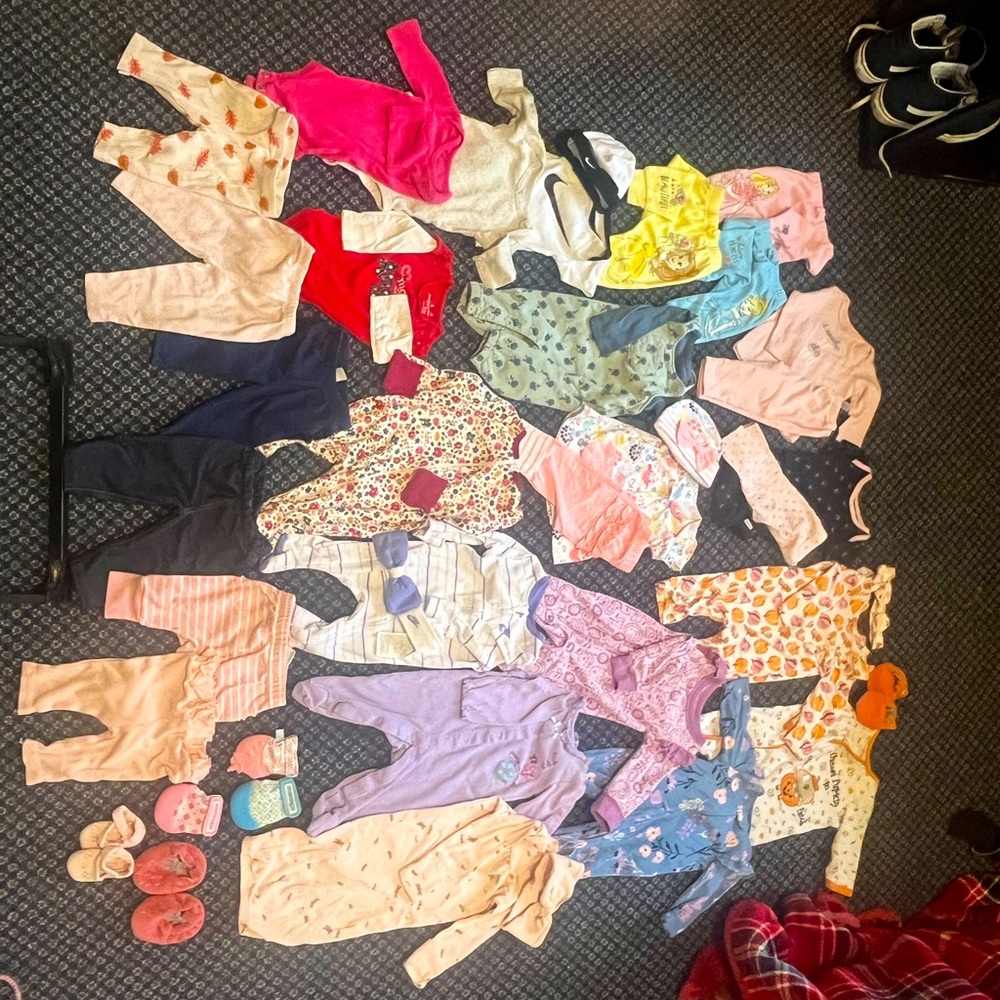 Baby girl 0-3 month clothes 40 piece set with 3 teething toys.